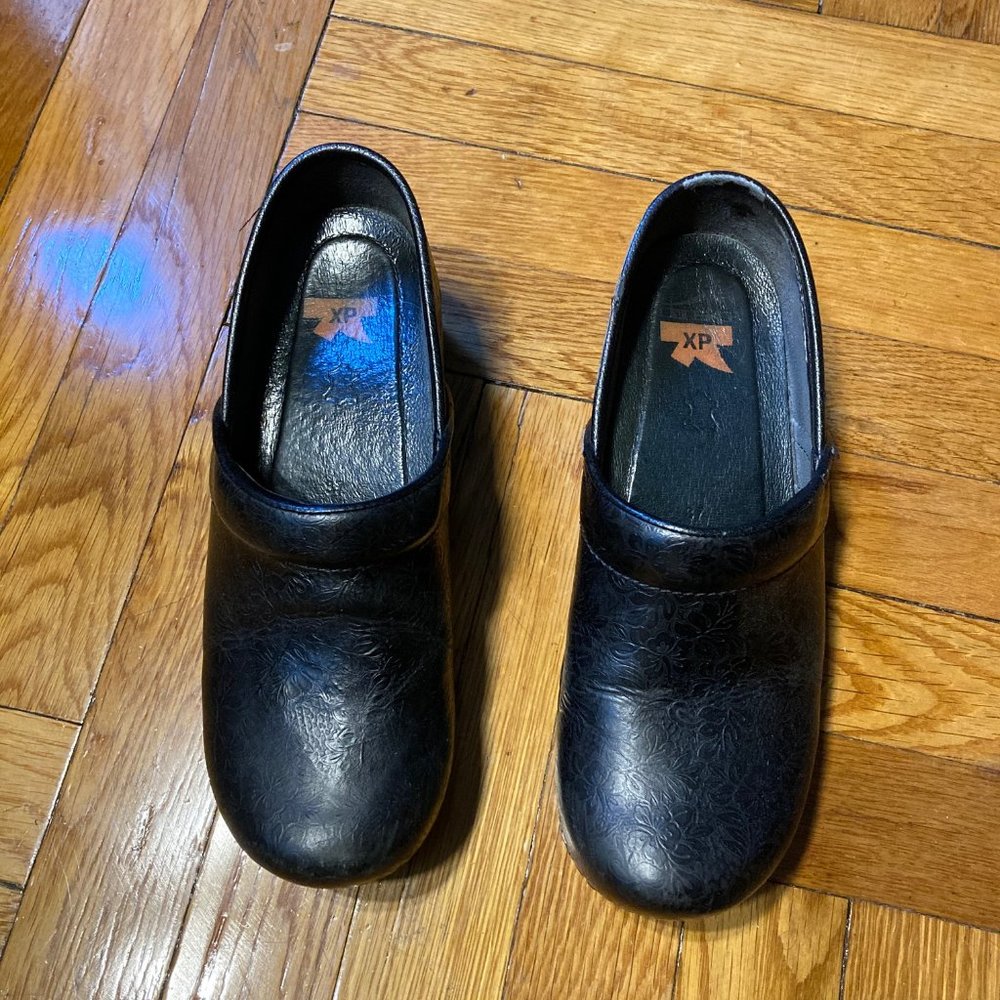 XP Dansko Professional Black Tooled Clog, 37